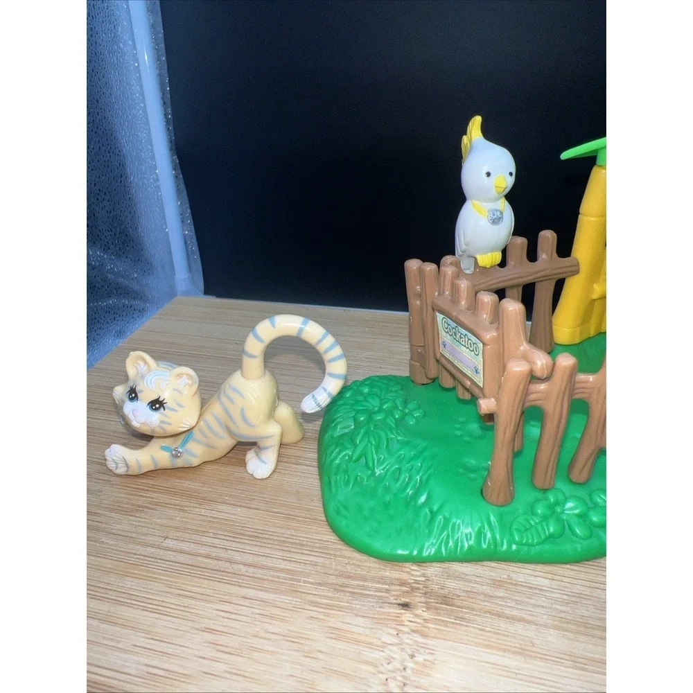 Vintage 1993 Kenner LPS Littlest Pet Shop Zoo BABY TIGER & COCKATOO Set